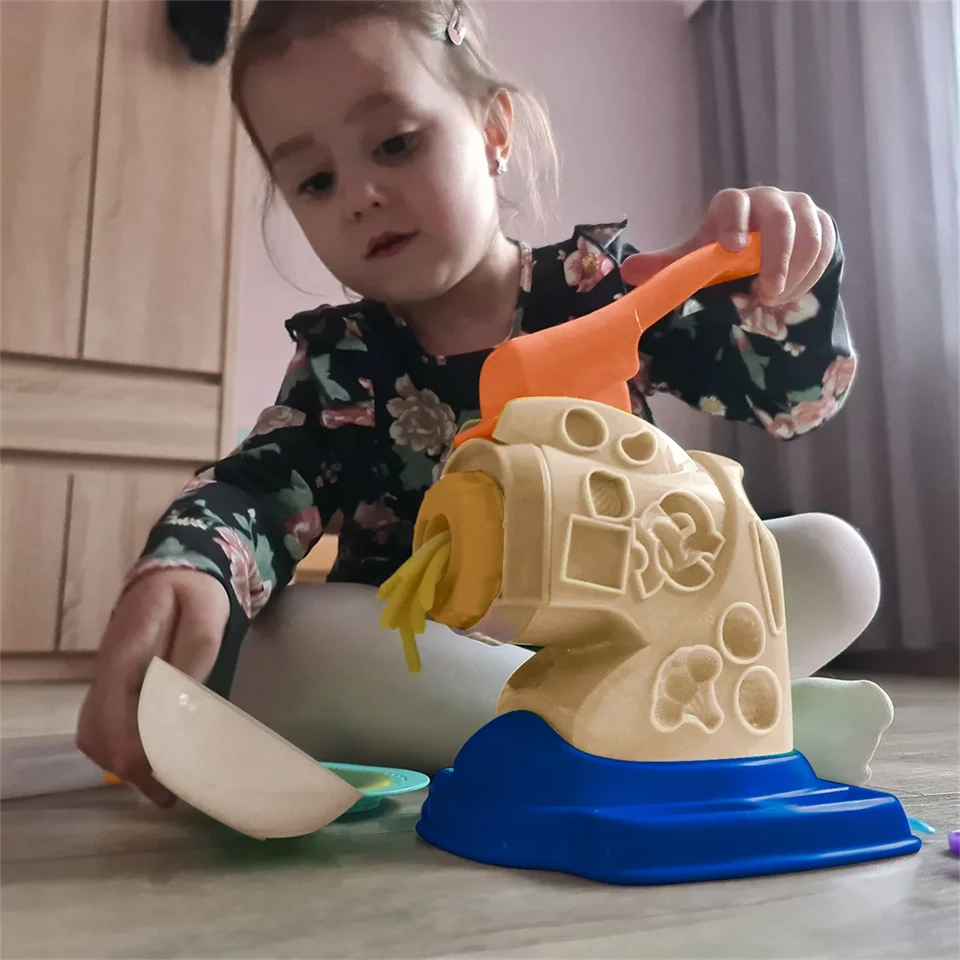 Játék tésztakészítő gép gyerekeknek színes gyurmákkal - kézügyesség fejlesztő, kreatív játék
