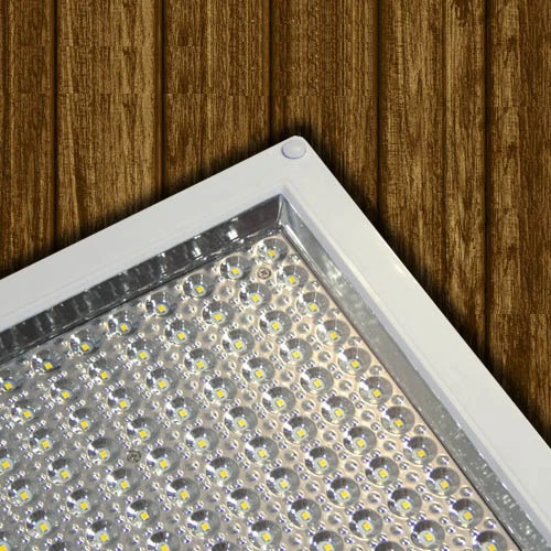 Négyzet alakú mennyezeti lámpa - 1280 lumen fényerővel, 20000 óra üzemidővel és 80% energiamegtakarítással  - 24 W