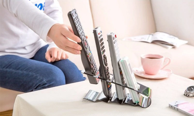 Csúszkálásmentes távirányító tartó állvány